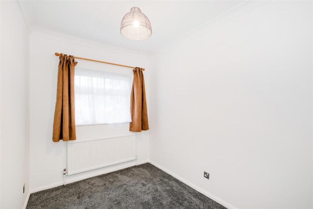 Flat 3, 23 Aldersbrook road-3.jpg