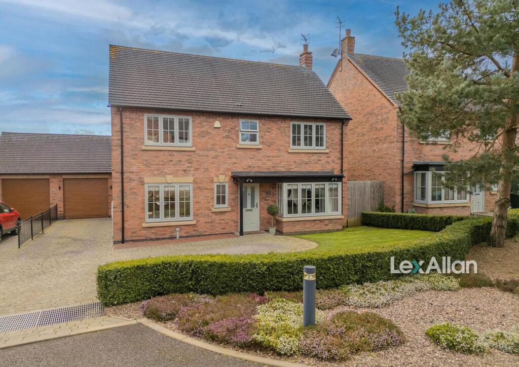 Meadowfields Close Wordsley