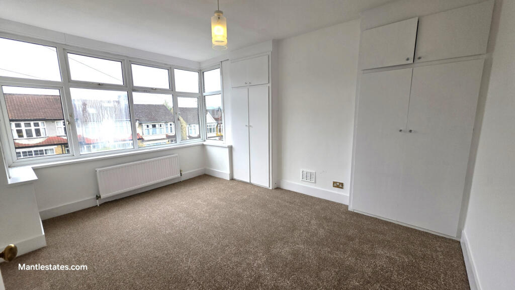 FRONT BEDROOM (1)