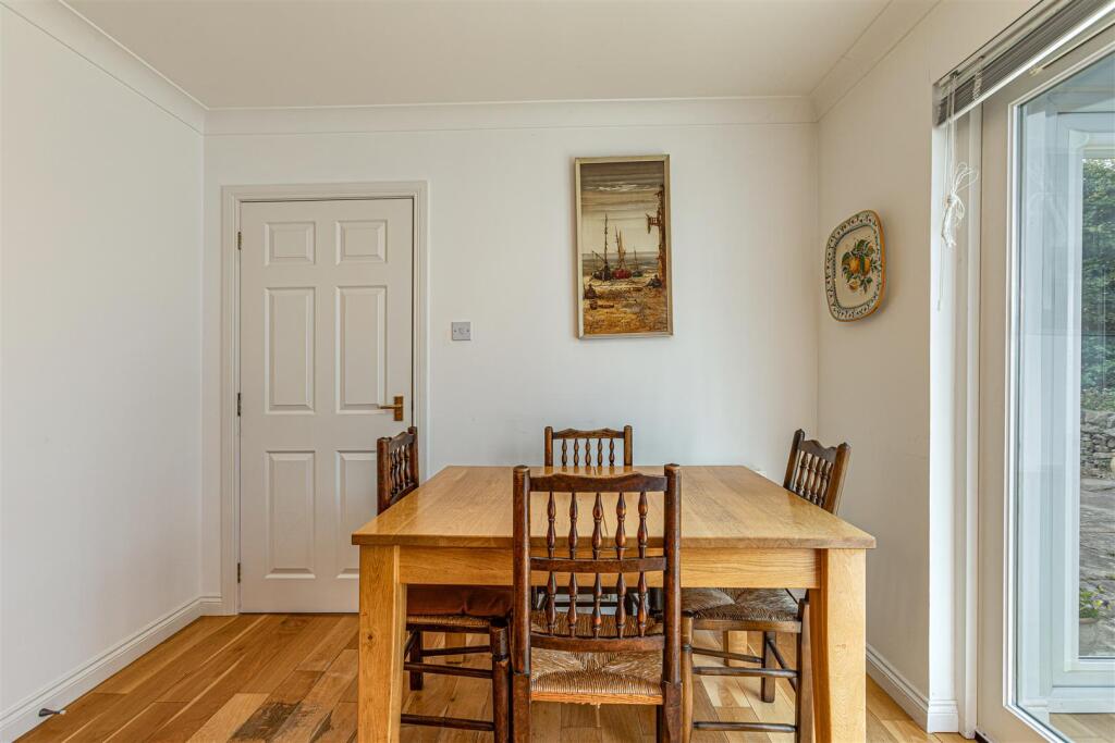 2 Waverley Gardens Darnick 22.JPG