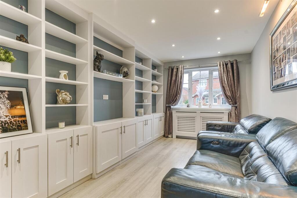 Harmonds Wood Close-21.jpg