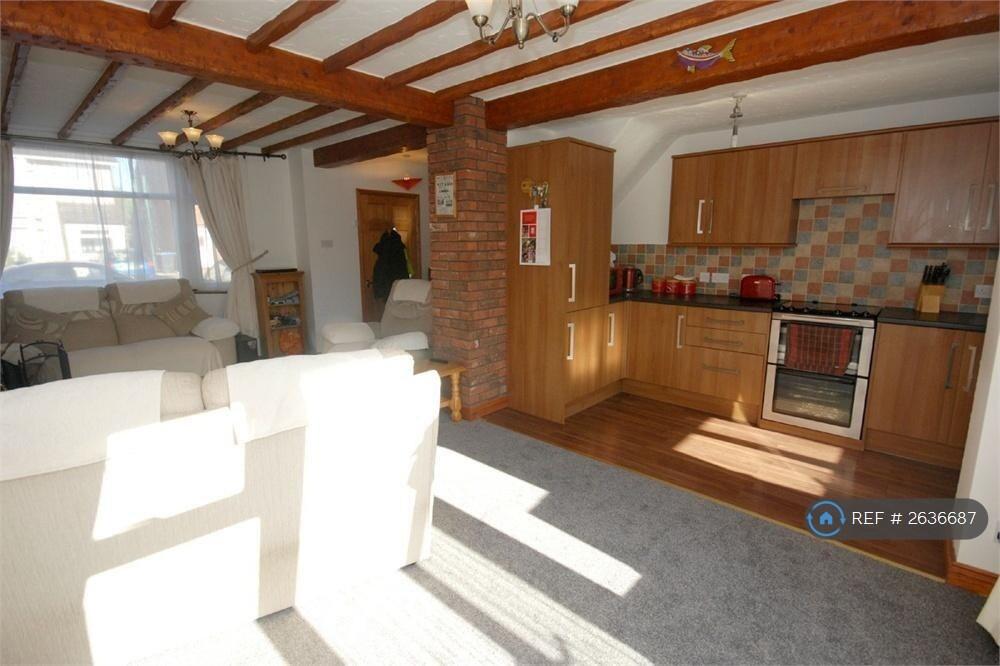 Open Plan Kitchen/Utility Access