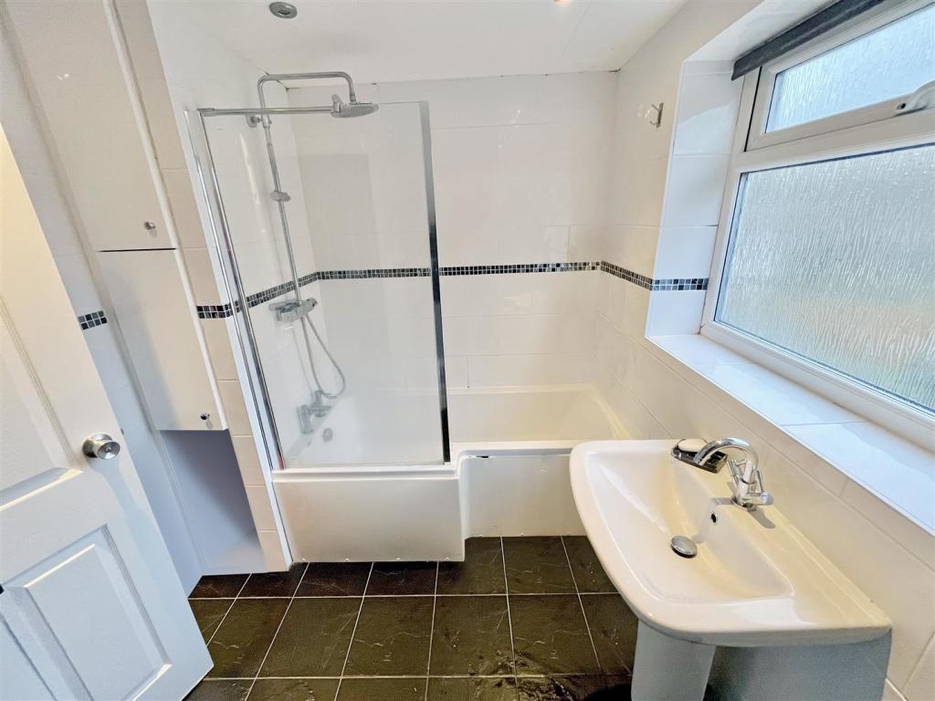 Bathroom Aspect 2.jpg