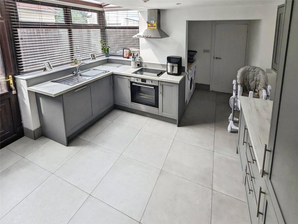 Kitchen/Lounge
