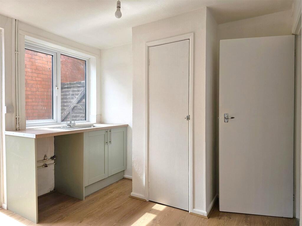 Kitchen/Breakfast Rm