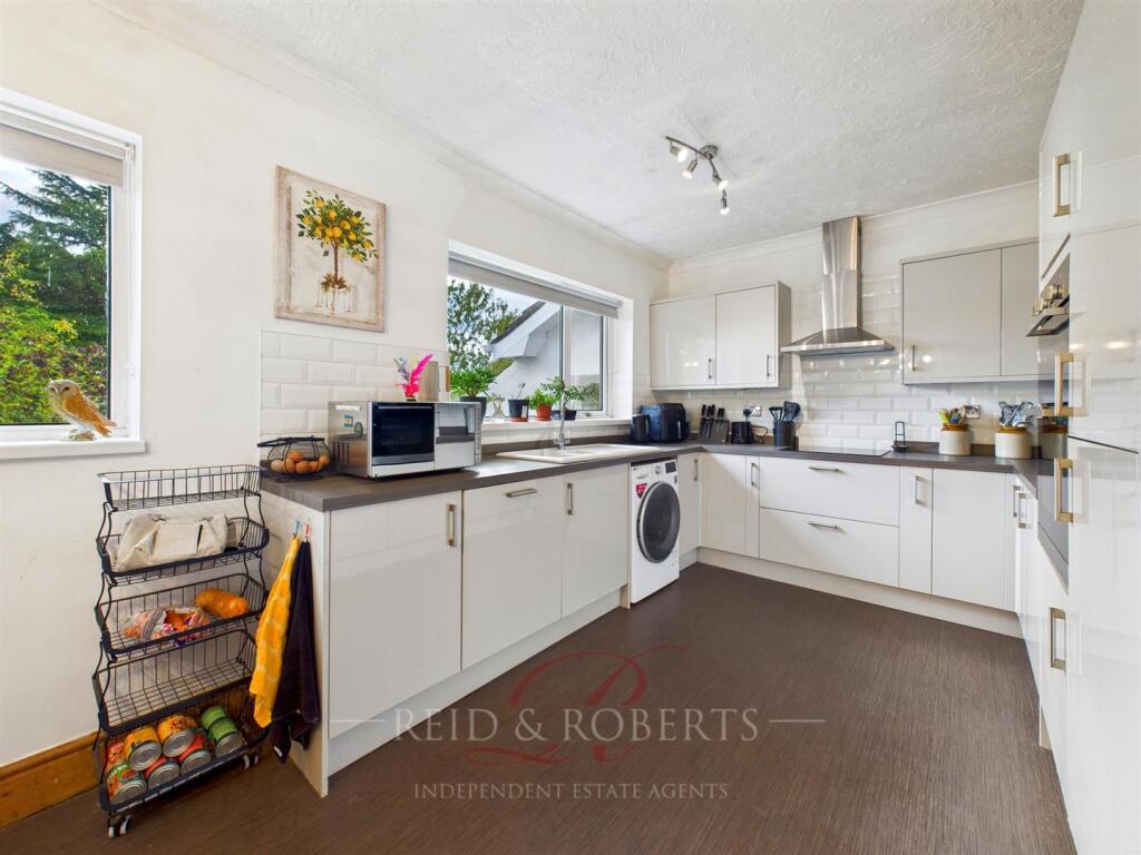 STILL022-KITCHEN.jpg
