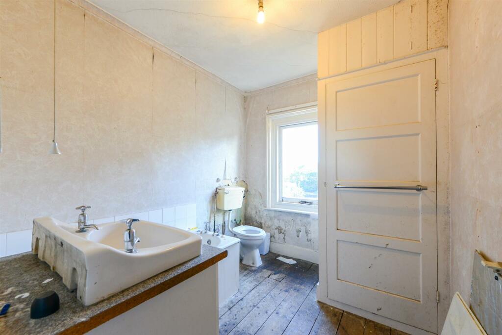 200 New Hythe Lane7.jpg