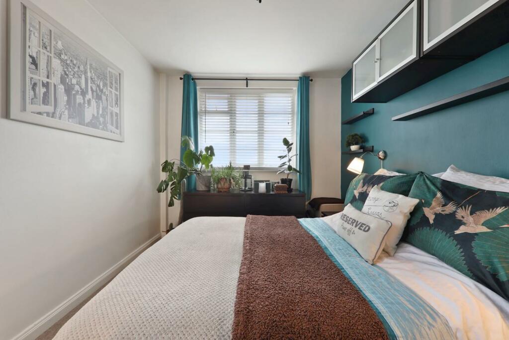 07-c24aJHPropWpen- 27 Sherborne Court - 21 (1)-med