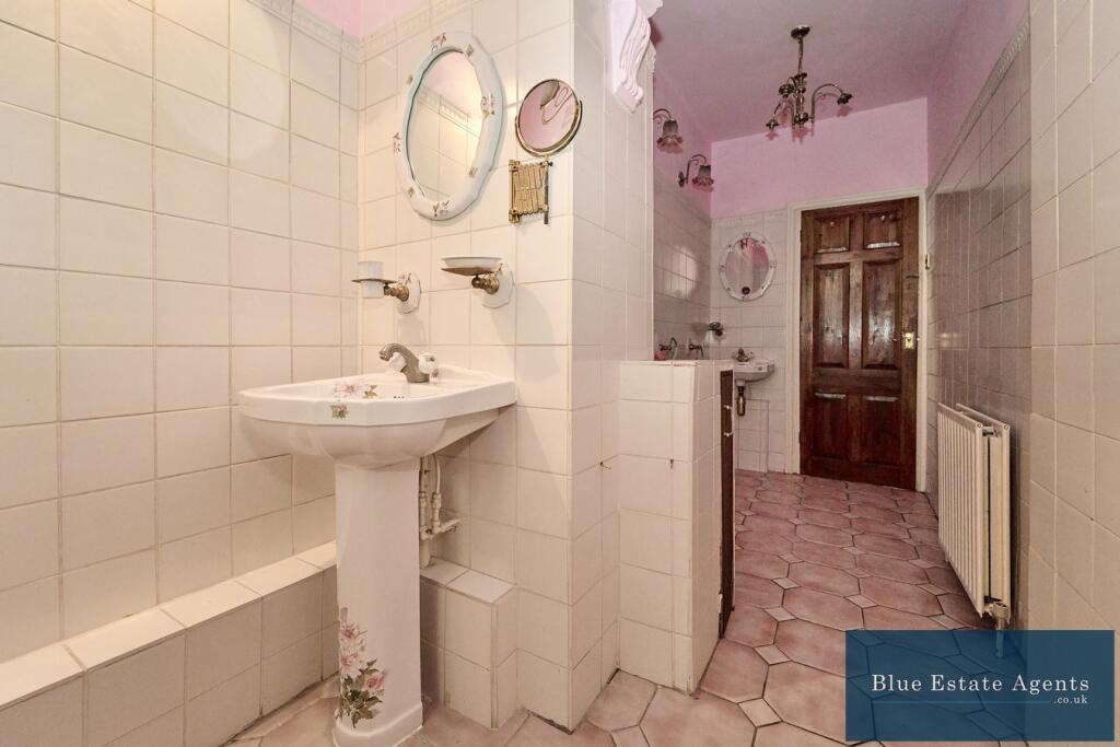 Ground Floor Bathroom Suite