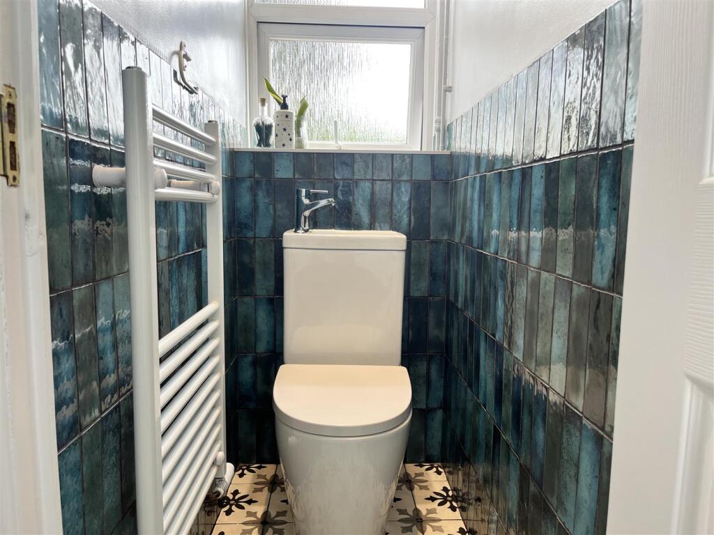 8.Toilet.jpeg