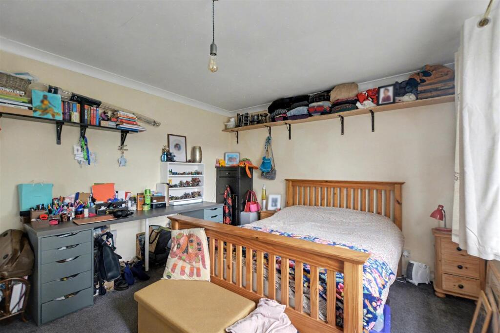 Bedroom 1_2.jpeg