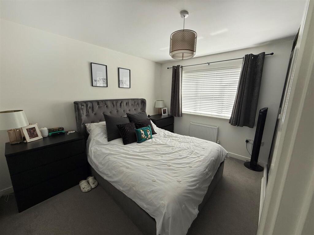 bed 1aaa.jpg