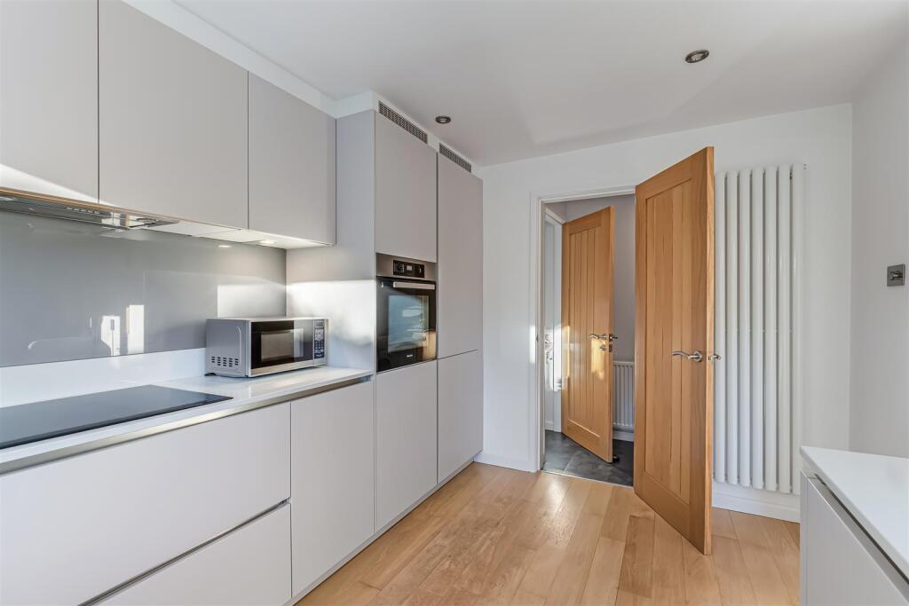 Kitchen 3.jpg