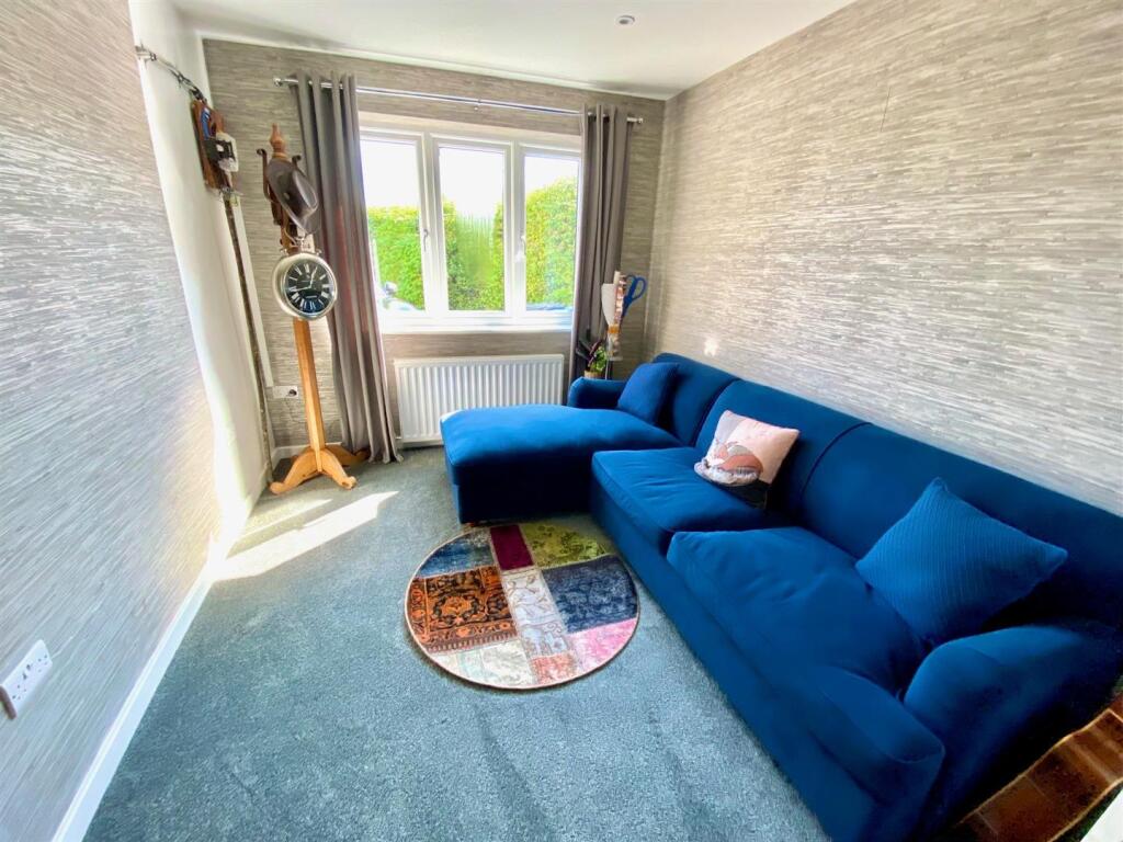 Sitting Room Or Bed 5.jpg