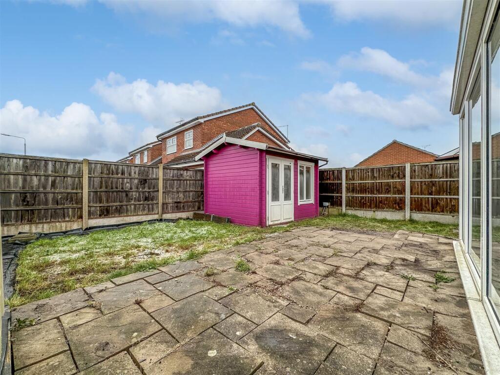 Low-Maintenance Garden 897