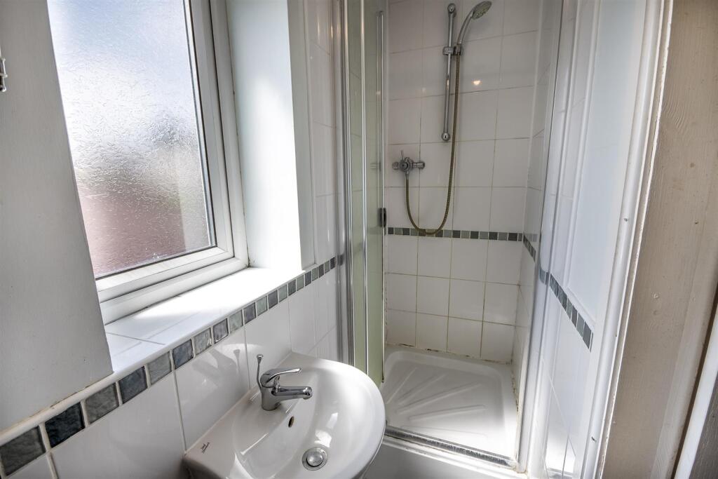 DSC_1774-Edit_bathroom.JPG
