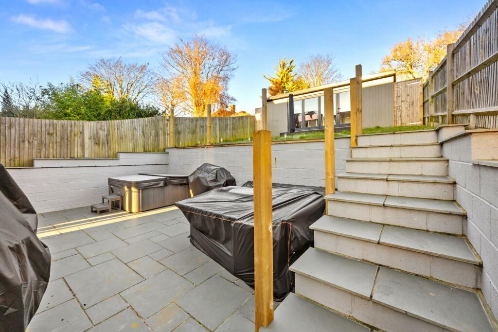 The Crestway, 43_018.jpg