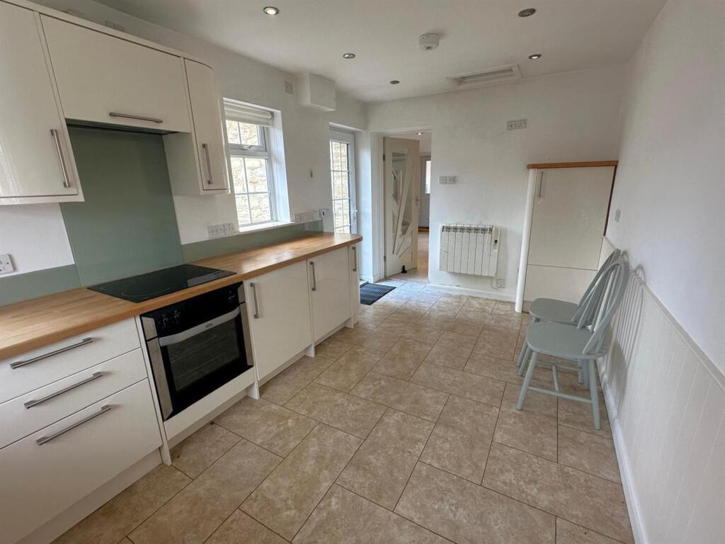 Kitchen 3.jpeg