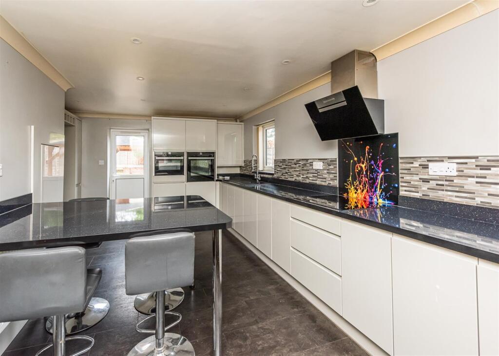 3 Lilac Drive-09.jpg