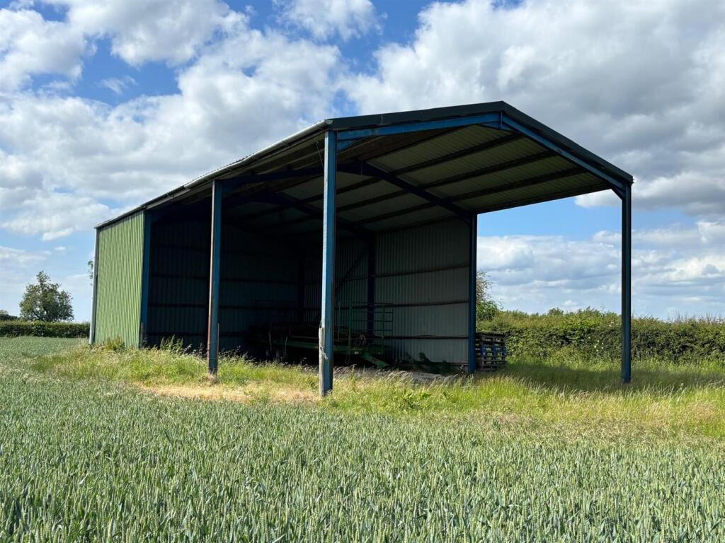 Lot 5 barn