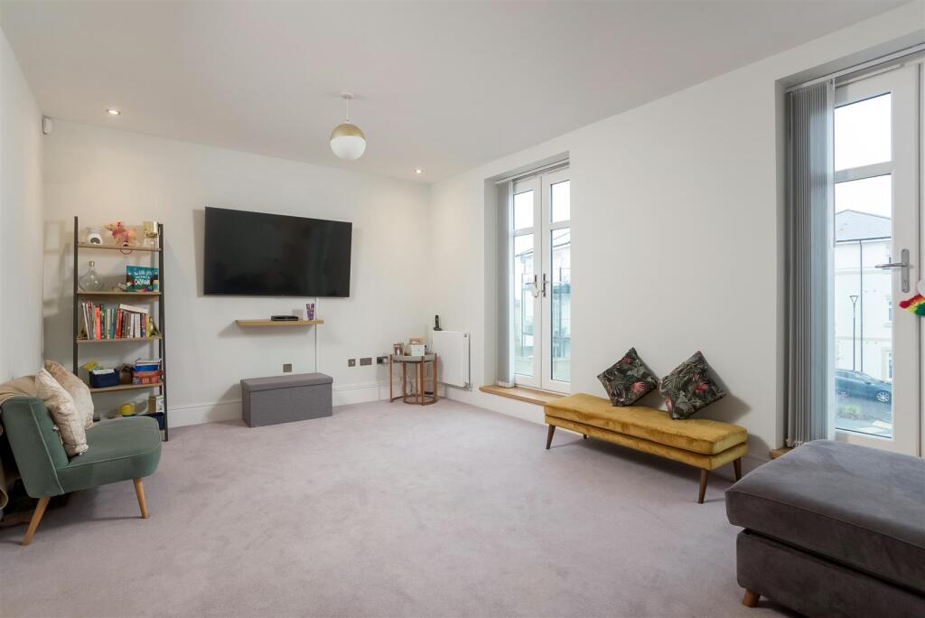 42 Cloister Way-11.jpg