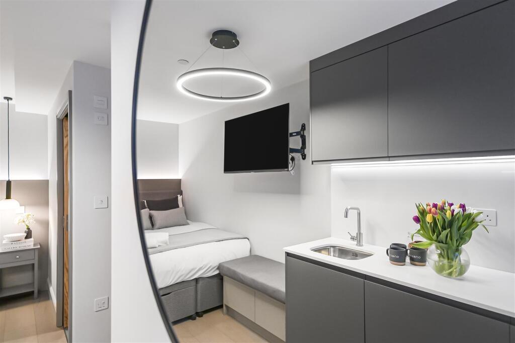 One Stay - Studio 3 - Bedroom - Image 5.jpg