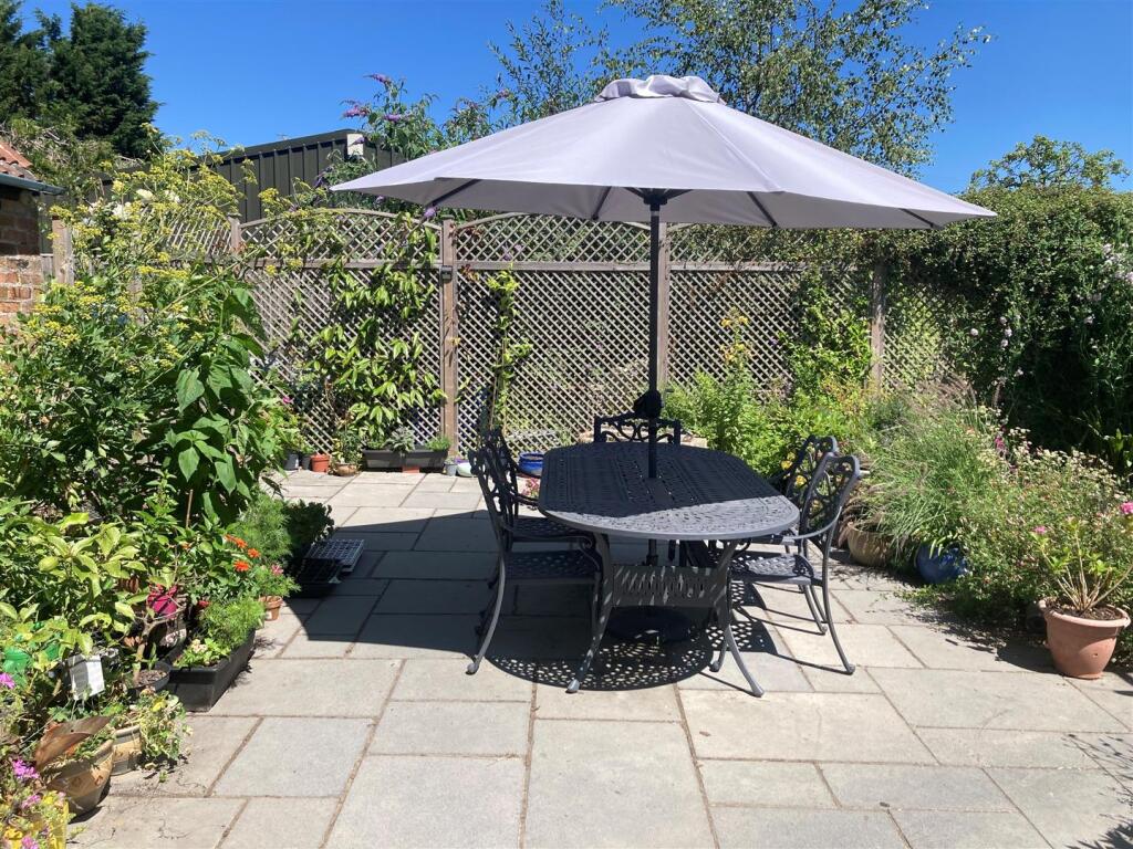 garden 2.jpg
