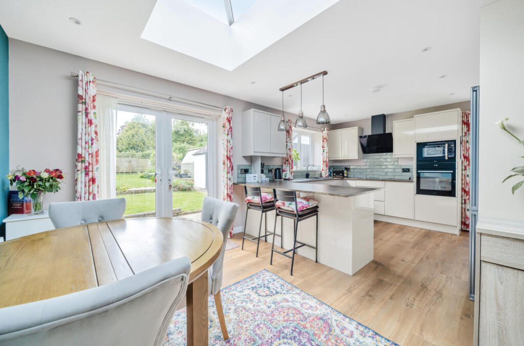 Kitchen/Breakfast Rm