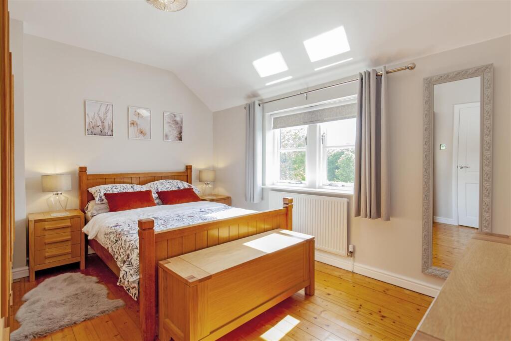 Bedroom 1-1.jpg