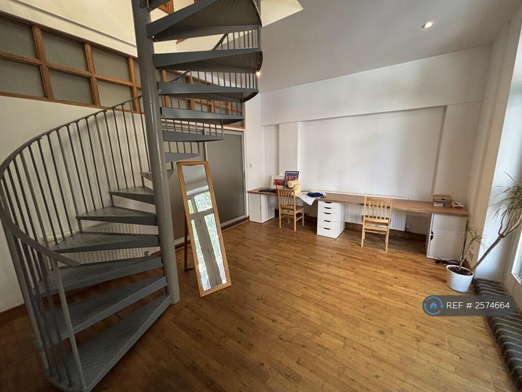 Ground Floor Hall Way
