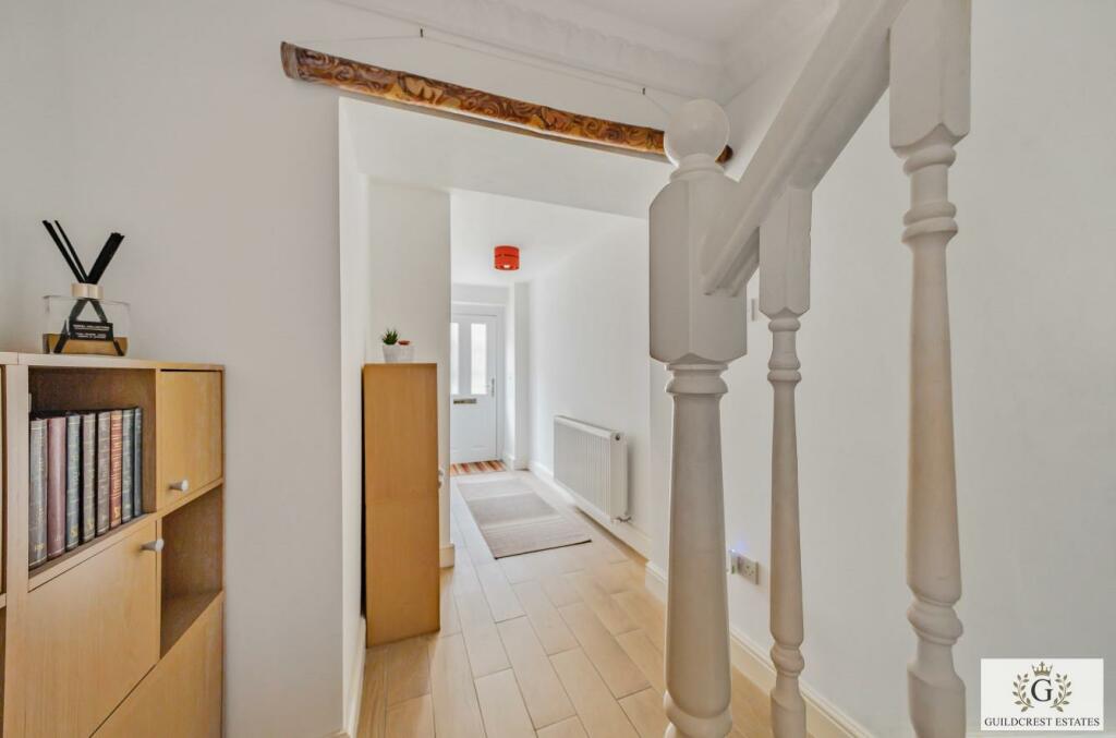 Victoria Road for sale by Guildcrest Estates - hal