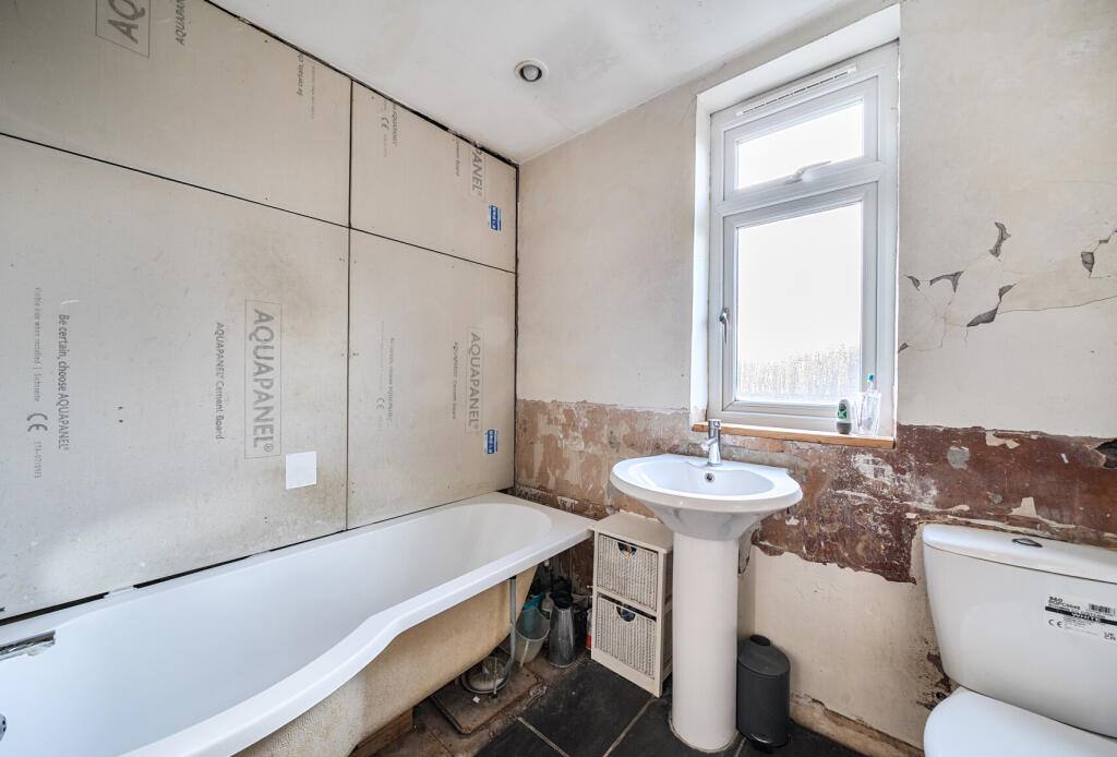 1381876-3-691c8e5...