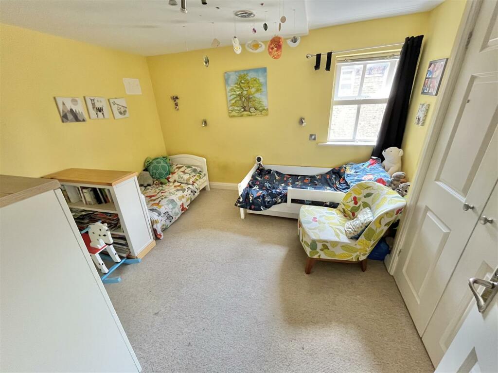 Bedroom 2.jpg