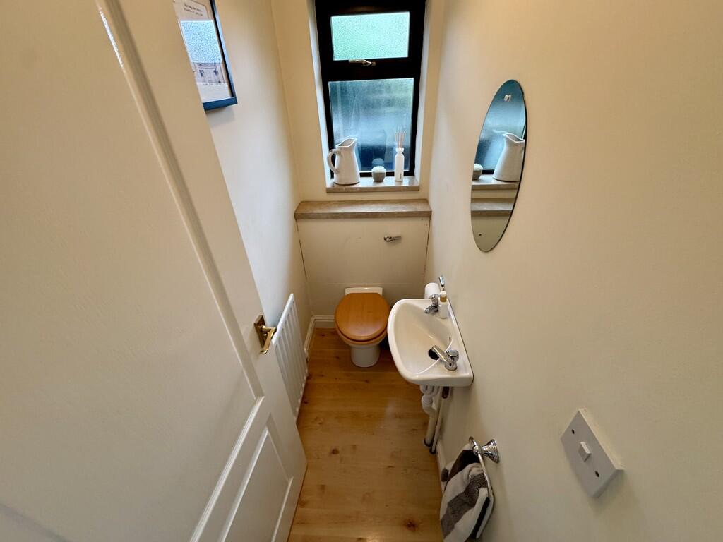 16 Little Manor G...