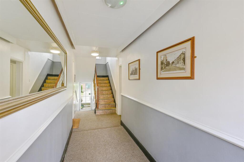 WENTWORTH COURT jpg