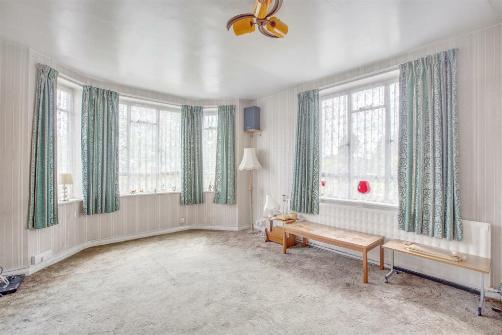 130A Cressex Road, HP12 4TZ-7.jpg