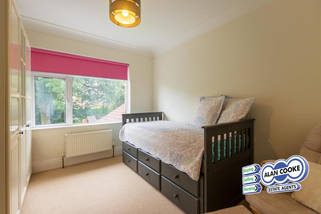 BEDROOM 4