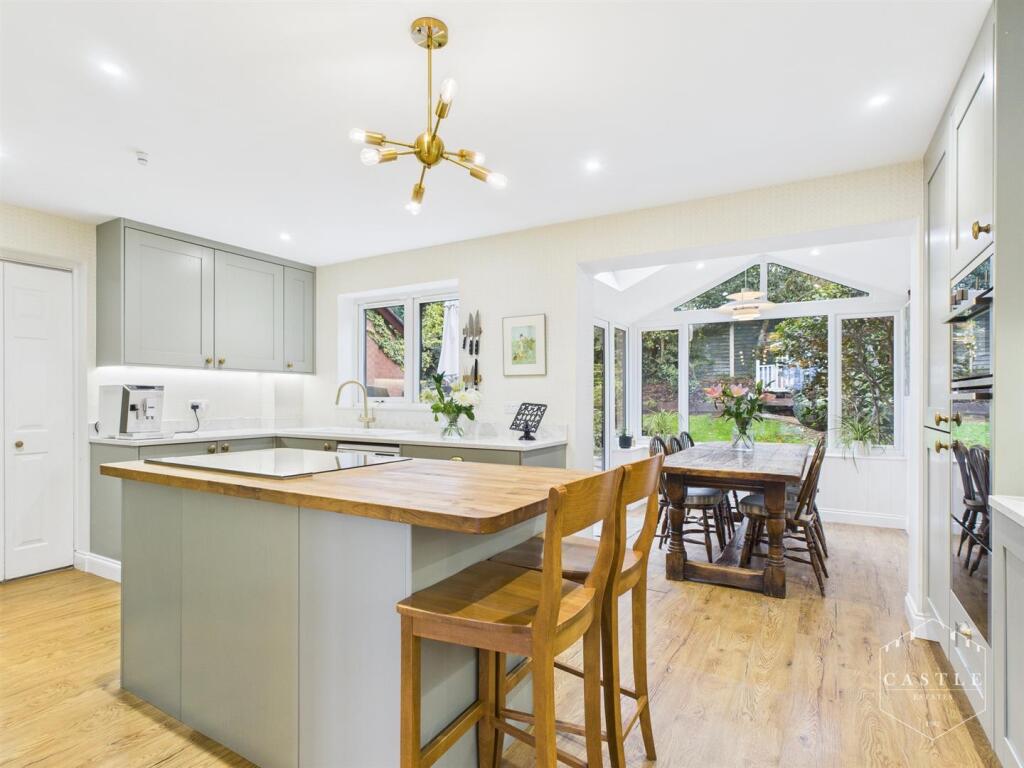 BREAKFAST KITCHEN