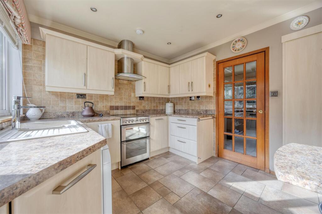 4_AILSA_DRIVE_KIRKINTILLOCH_011.JPEG