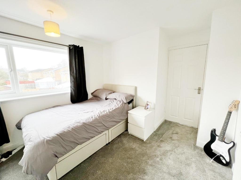 Bedroom 2 pic 2.jpg
