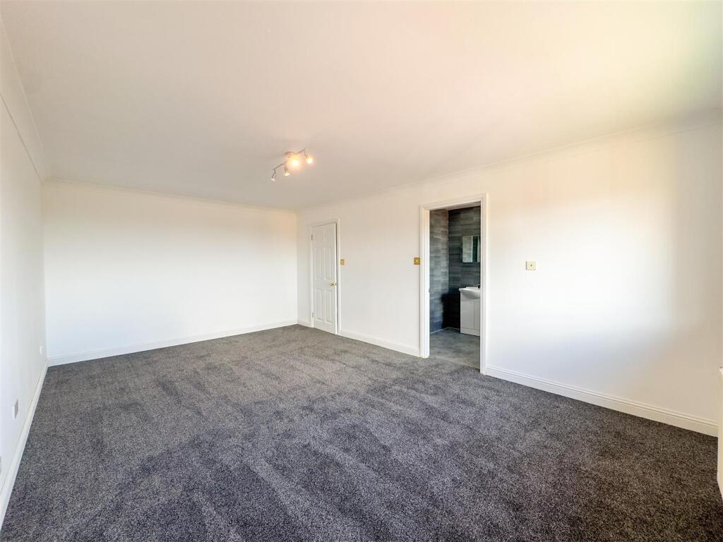 Bedroom/En-Suite