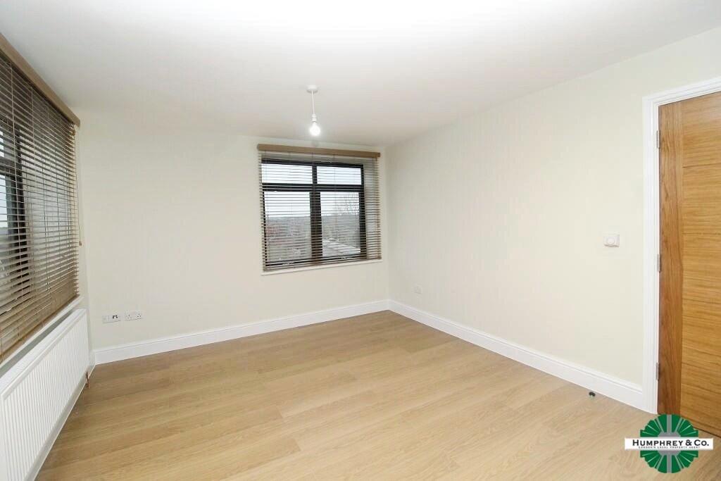 pbox-bedroom-330725.jpg