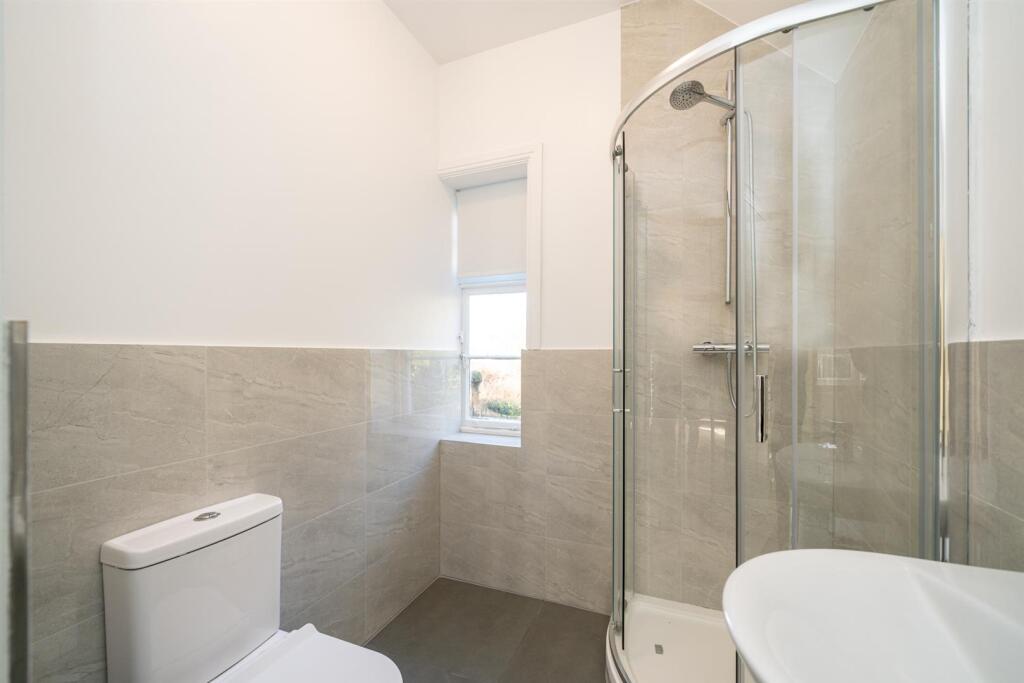 Golden-Parsonage-Lodge-3 - shower room 1.jpg
