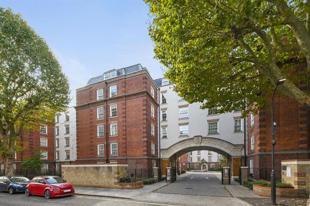 Garland Court