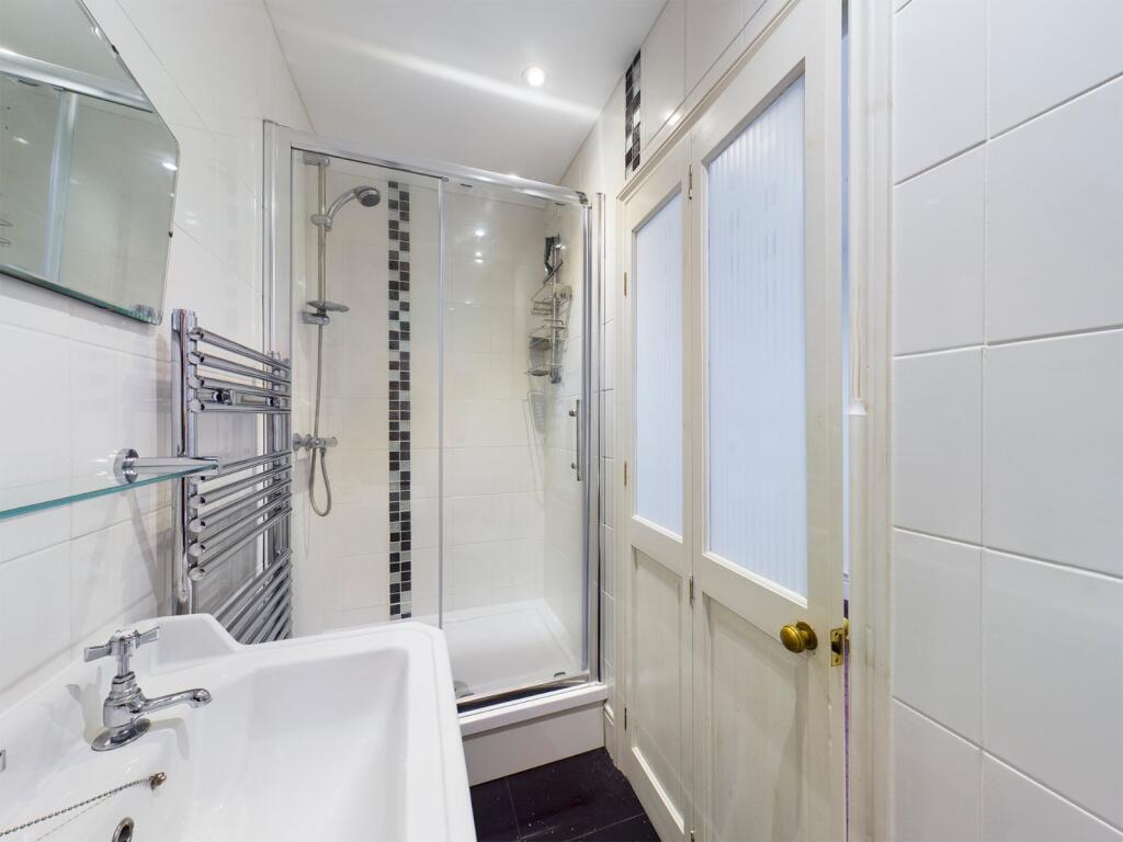 LGF Shower Room
