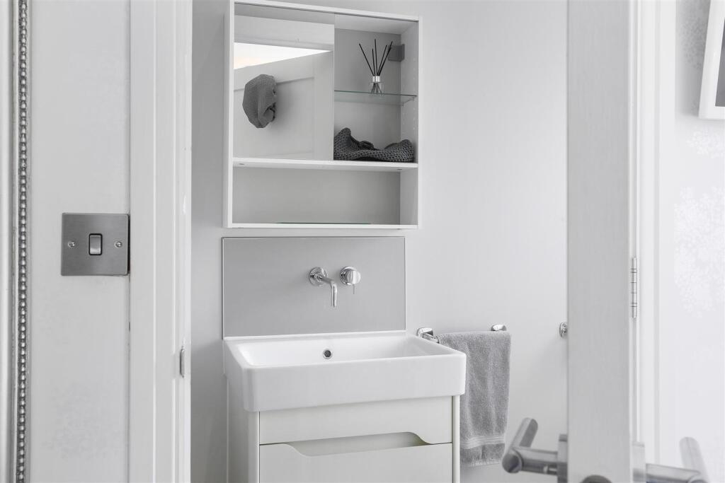 1442804326 -  60.jpg