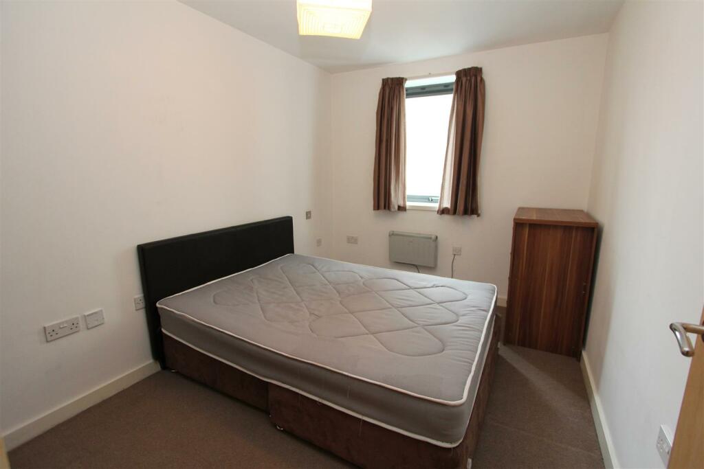 bed1.JPG