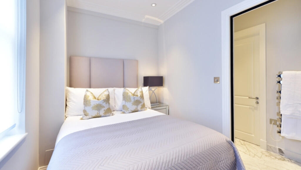 Screenshot 2025-1...