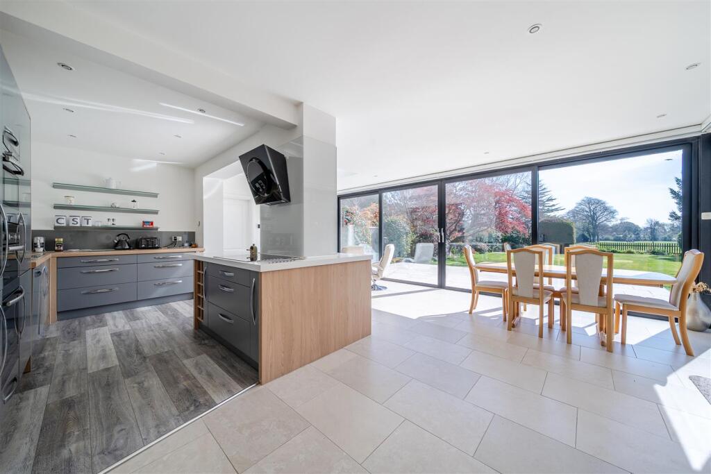 Kitchen/Diner/Family Room