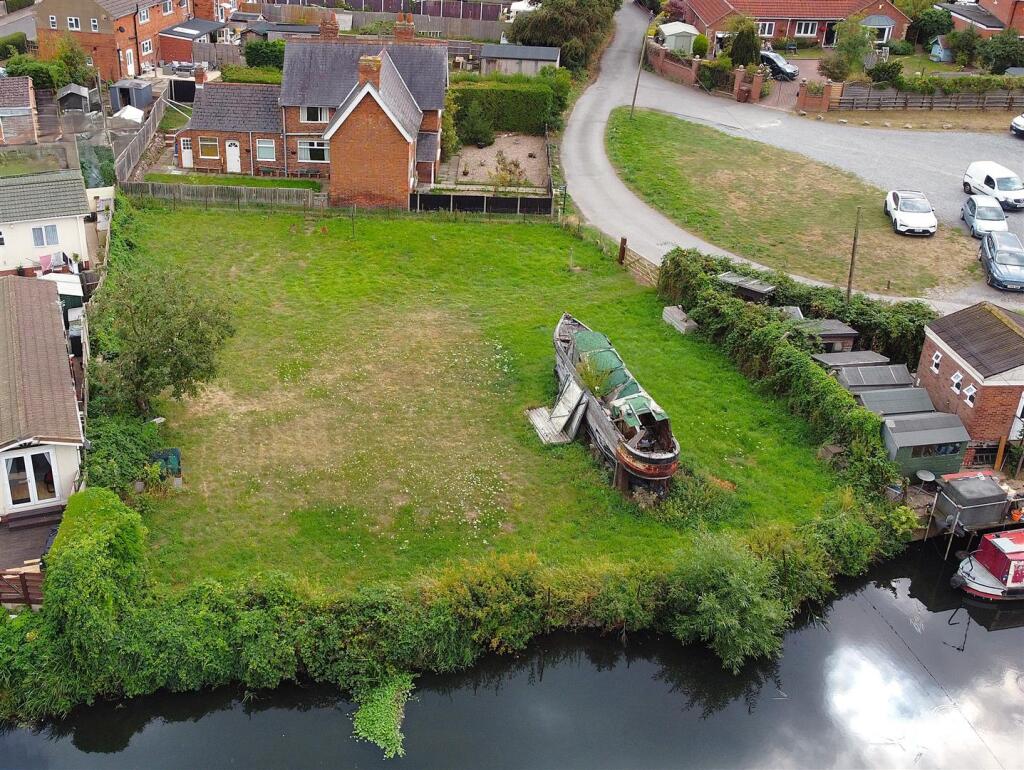 Aerial - House &amp; Paddock.JPG